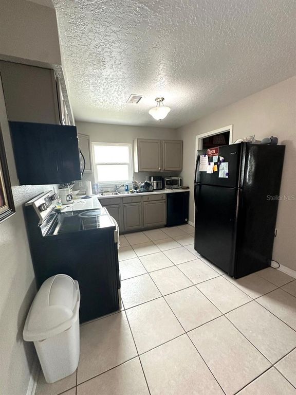 Image 14 of property listing at 3024 SUTTON DRIVE, Orlando, FL 32810