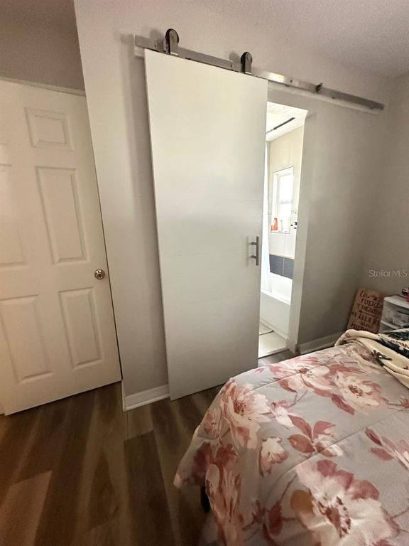 Image 20 of property listing at 3024 SUTTON DRIVE, Orlando, FL 32810