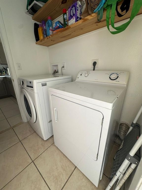 Image 27 of property listing at 3024 SUTTON DRIVE, Orlando, FL 32810