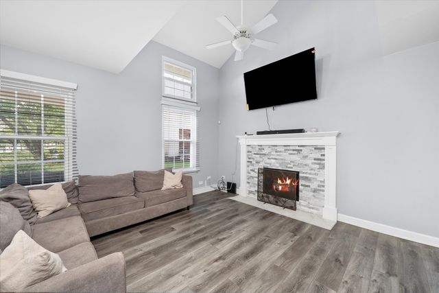 16011 84th Place, Tinley Park, IL 60487