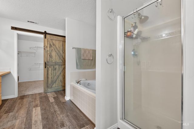 320 E Walcott Lake Ct, Middleton, ID 83644
