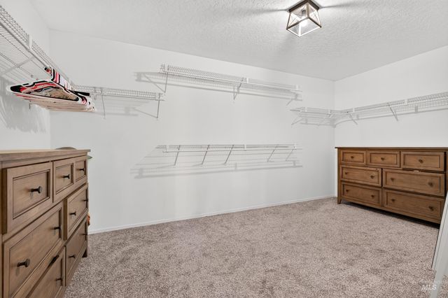 320 E Walcott Lake Ct, Middleton, ID 83644