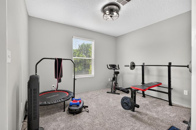 320 E Walcott Lake Ct, Middleton, ID 83644
