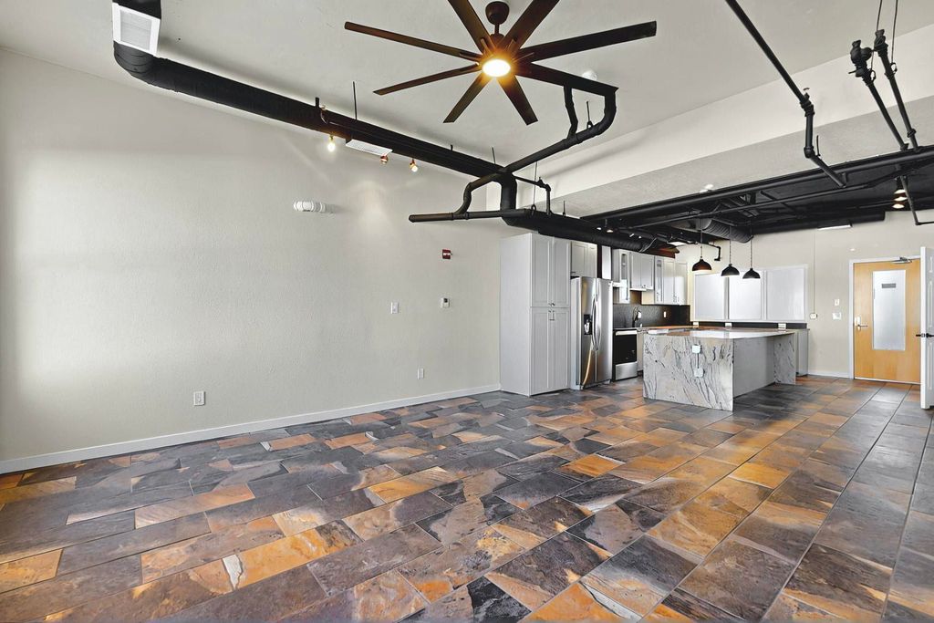 Image 14 of property listing at 219 CENTRAL Avenue NW 308, Albuquerque, NM 87102