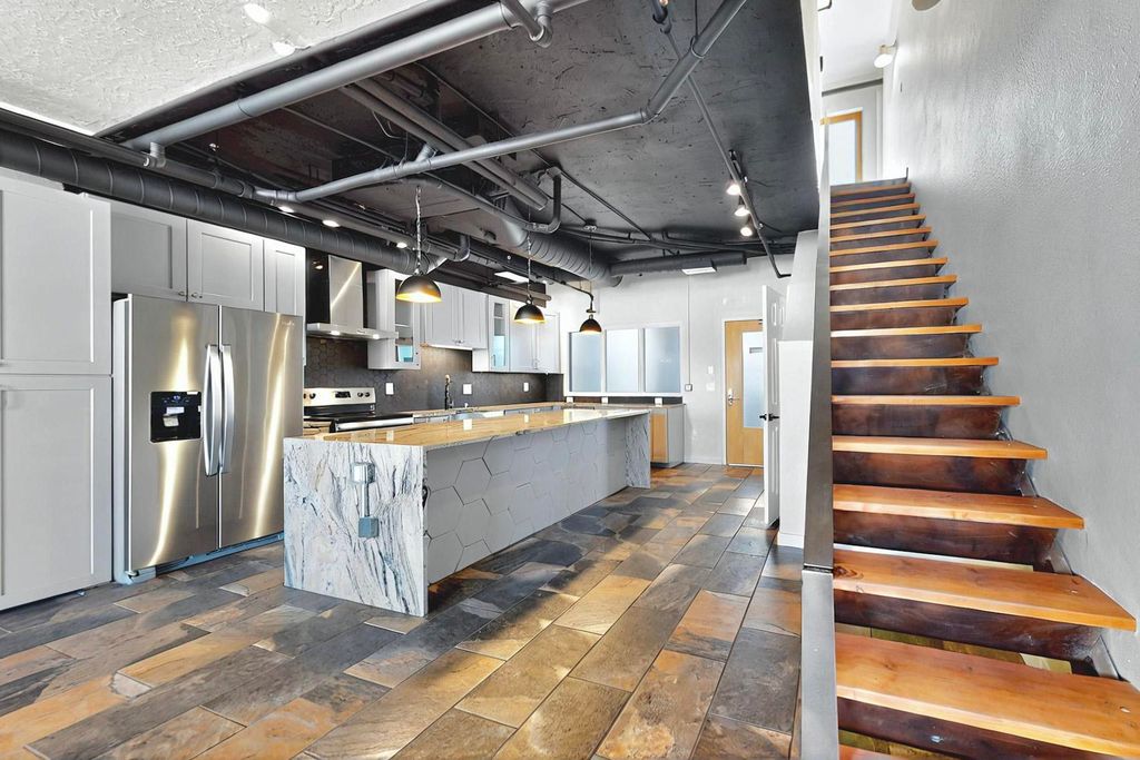 Image 16 of property listing at 219 CENTRAL Avenue NW 308, Albuquerque, NM 87102