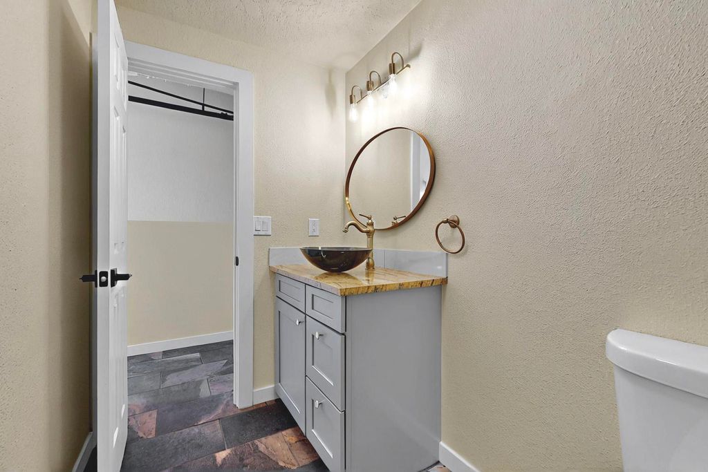 Image 19 of property listing at 219 CENTRAL Avenue NW 308, Albuquerque, NM 87102