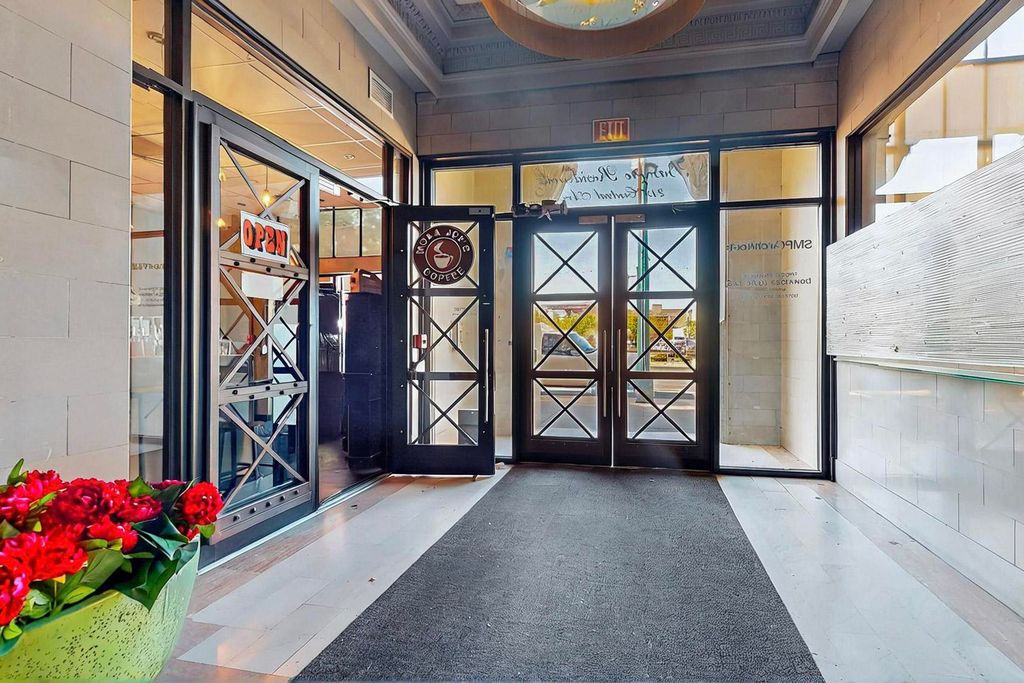 Image 3 of property listing at 219 CENTRAL Avenue NW 308, Albuquerque, NM 87102