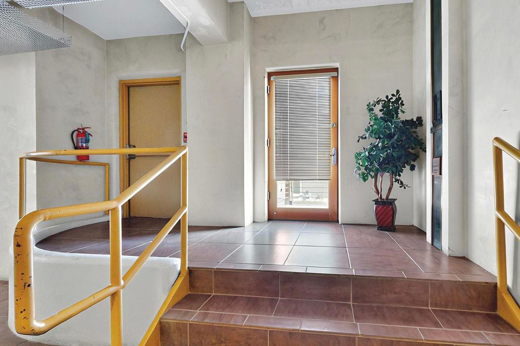 Image 6 of property listing at 219 CENTRAL Avenue NW 308, Albuquerque, NM 87102