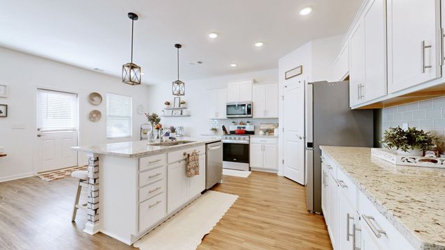 428 Brook Ave, White House, TN 37188