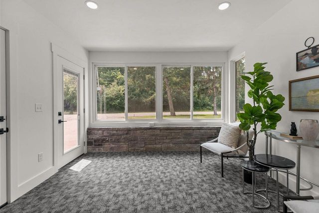 1900 LEONARD POINT ROAD, Oshkosh, WI 54904