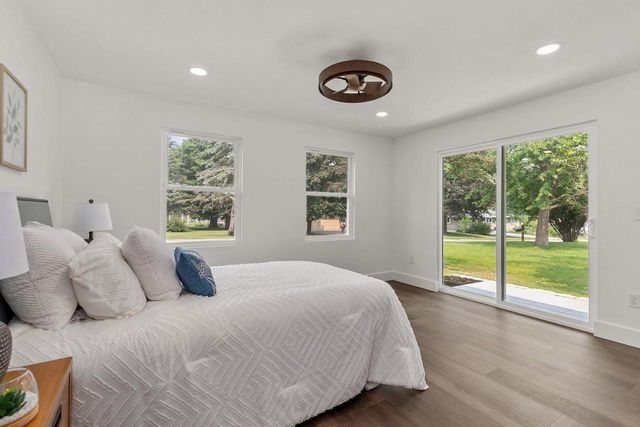 1900 LEONARD POINT ROAD, Oshkosh, WI 54904