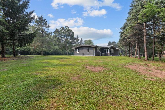 1900 LEONARD POINT ROAD, Oshkosh, WI 54904