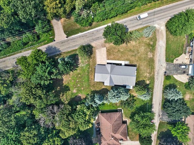 1900 LEONARD POINT ROAD, Oshkosh, WI 54904