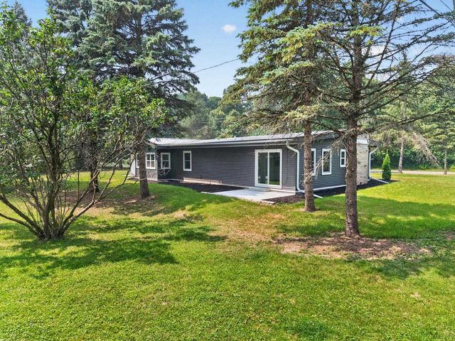 1900 LEONARD POINT ROAD, Oshkosh, WI 54904