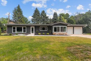 1900 LEONARD POINT ROAD, Oshkosh, WI 54904