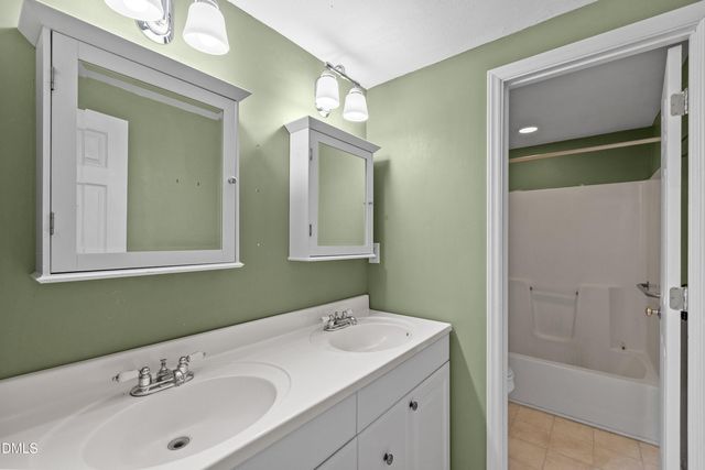 6201 Hilbert Ridge Drive, Holly Springs, NC 27540