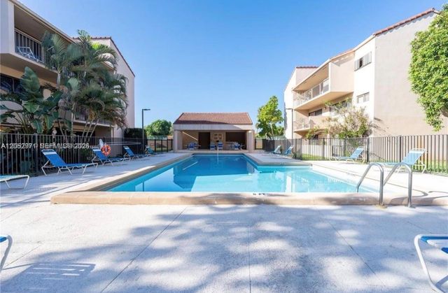6305 Gage Pl 309A, Miami Lakes, FL 33014