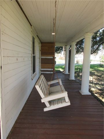 607 First Street S, Rosebud, TX 76570