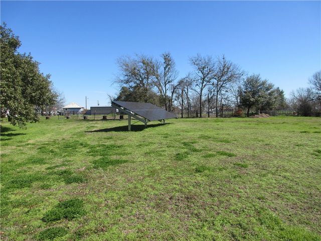 607 First Street S, Rosebud, TX 76570