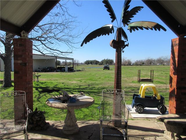607 First Street S, Rosebud, TX 76570