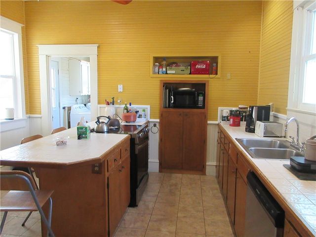 607 First Street S, Rosebud, TX 76570