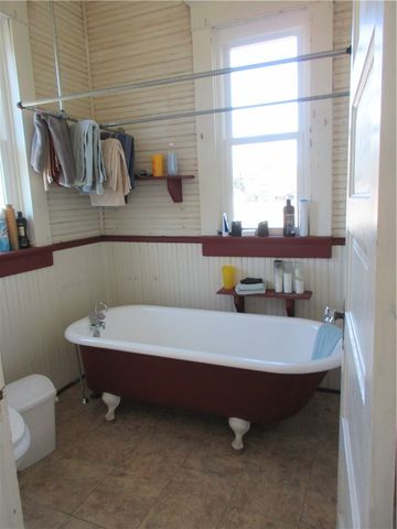607 First Street S, Rosebud, TX 76570