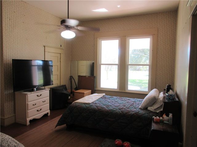 607 First Street S, Rosebud, TX 76570