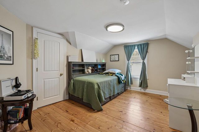 W65N699 St John AVENUE, Cedarburg, WI 53012