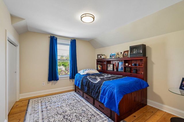 W65N699 St John AVENUE, Cedarburg, WI 53012