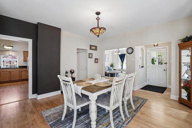 W65N699 St John AVENUE, Cedarburg, WI 53012