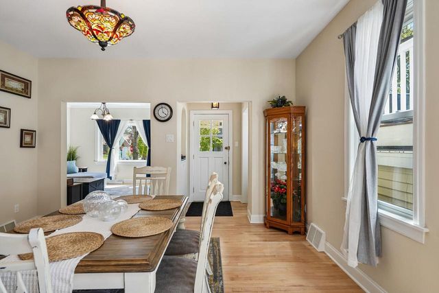 W65N699 St John AVENUE, Cedarburg, WI 53012