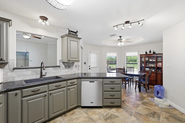 6000 Jackson Road, Krum, TX 76249
