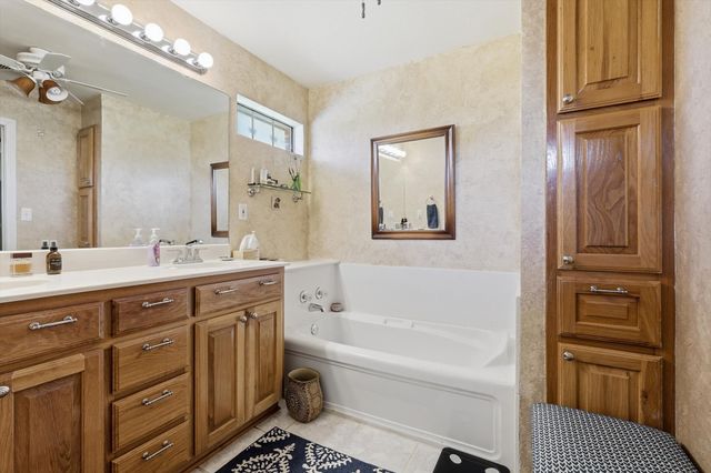 6000 Jackson Road, Krum, TX 76249