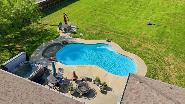 6000 Jackson Road, Krum, TX 76249