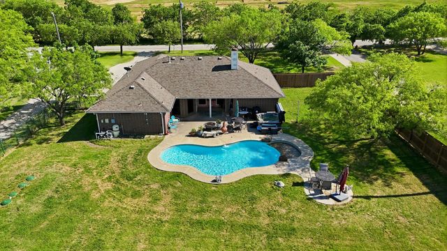6000 Jackson Road, Krum, TX 76249