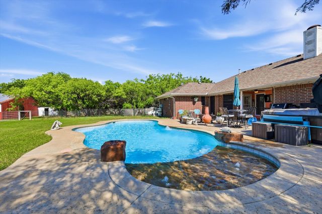 6000 Jackson Road, Krum, TX 76249