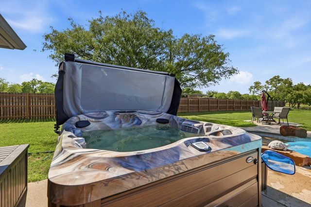 6000 Jackson Road, Krum, TX 76249