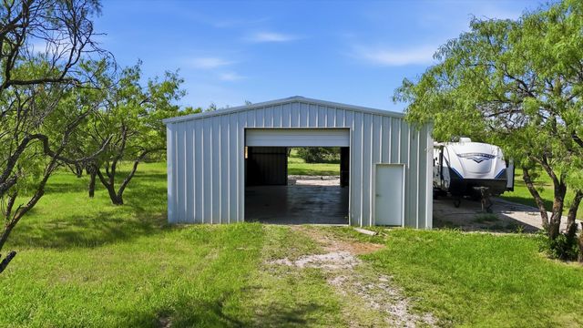 6000 Jackson Road, Krum, TX 76249
