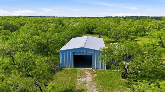 6000 Jackson Road, Krum, TX 76249