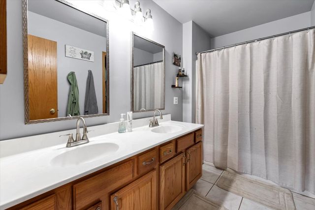 805 Doral Drive, Marengo, IL 60152