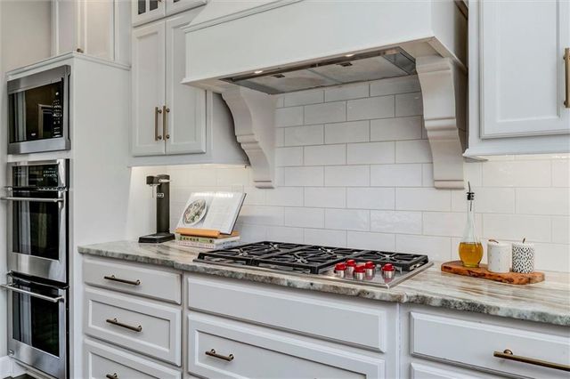 12610 Granada Road, Leawood, KS 66209