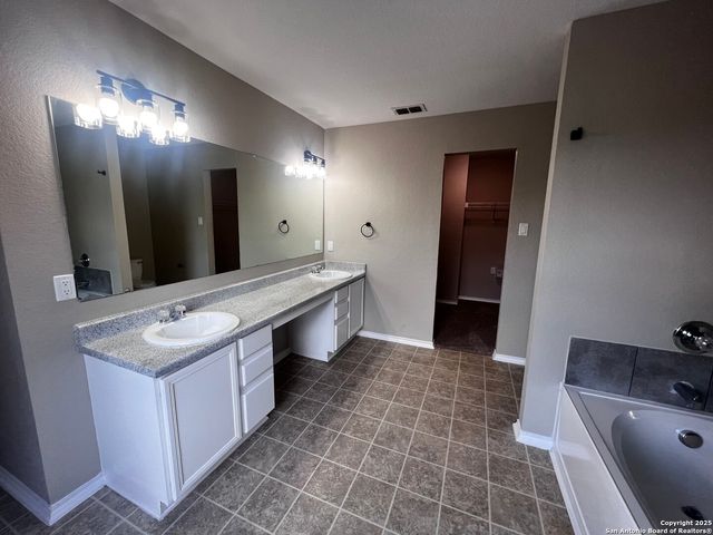 735 Inks Farm, San Antonio, TX 78228