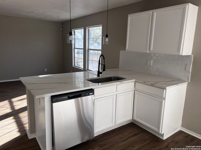 735 Inks Farm, San Antonio, TX 78228