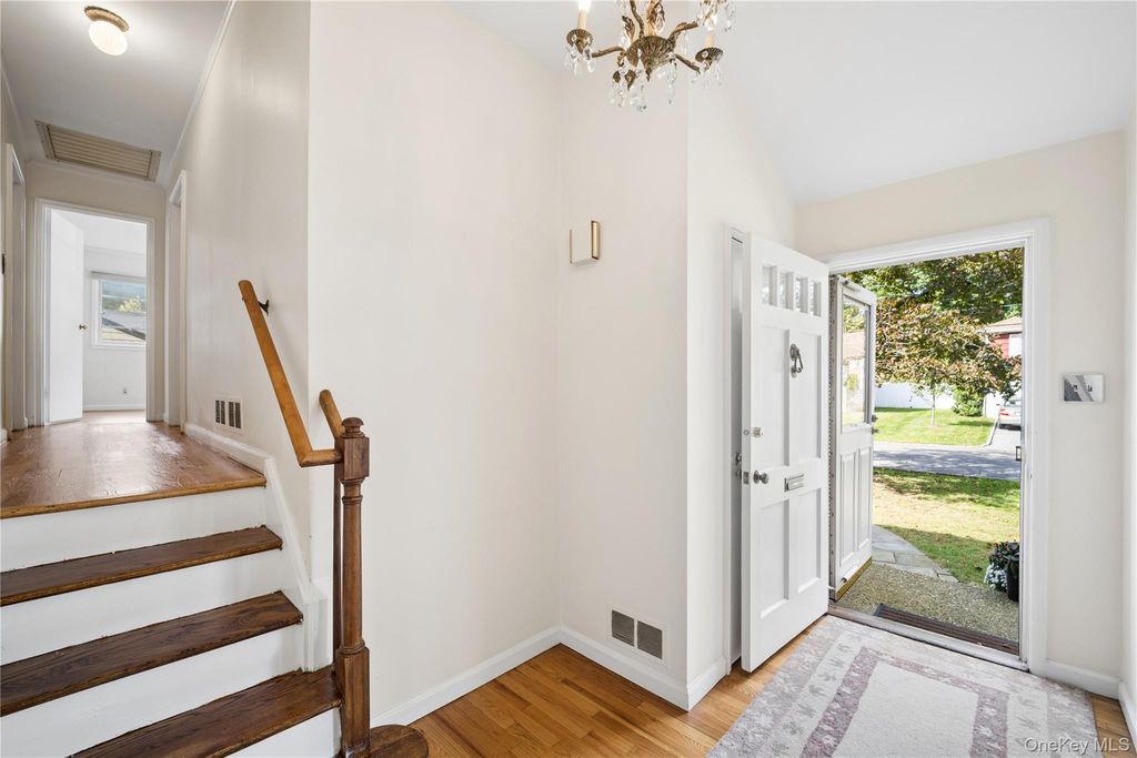 226 Rosehill Avenue, New Rochelle, NY 10804 — photo 4