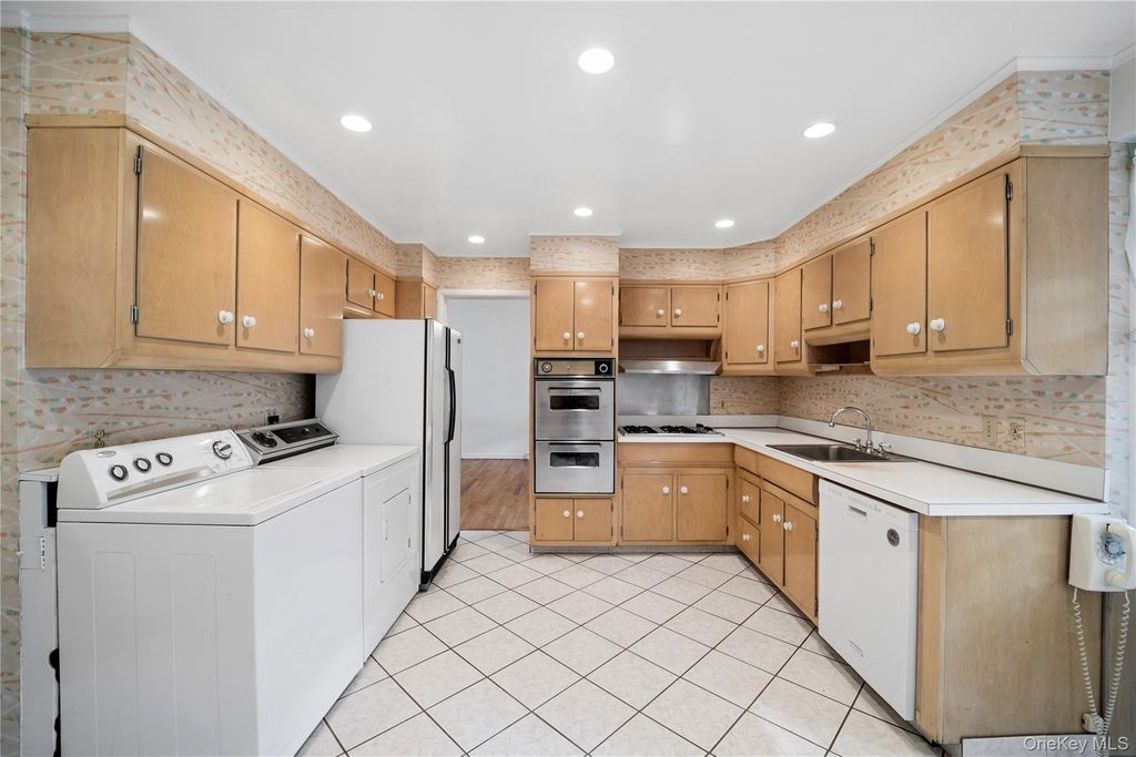 226 Rosehill Avenue, New Rochelle, NY 10804 — photo 5
