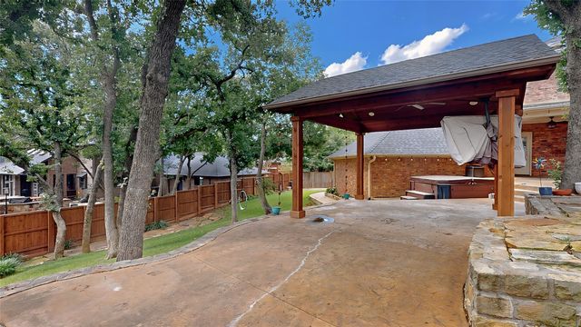 2890 Hillside Drive, Highland Village, TX 75077