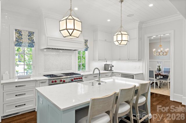 2638 Hampton Avenue, Charlotte, NC 28207