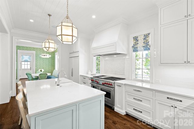 2638 Hampton Avenue, Charlotte, NC 28207