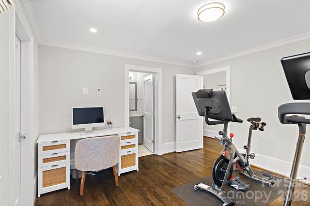 2638 Hampton Avenue, Charlotte, NC 28207