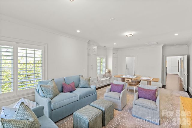 2638 Hampton Avenue, Charlotte, NC 28207